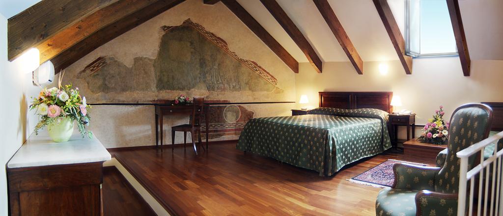 Palazzo Vescovile Hotel ノーリ 部屋 写真